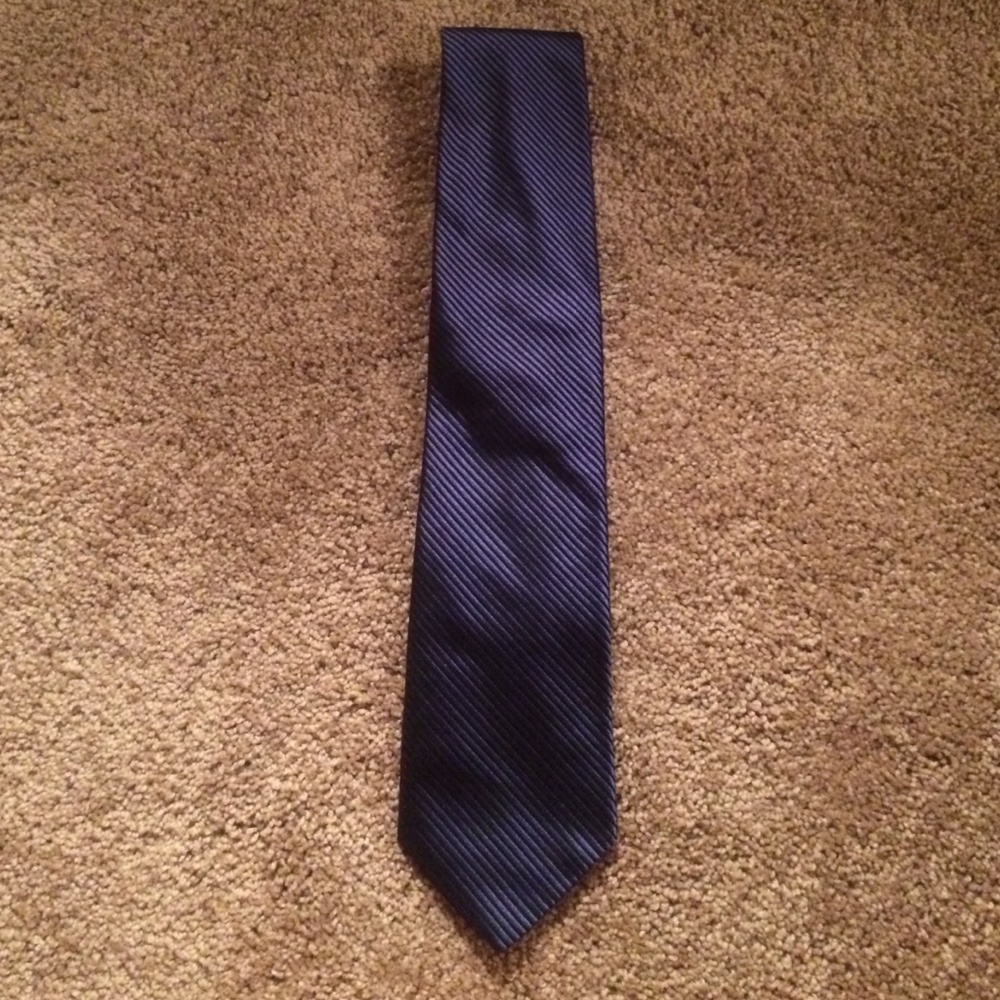 Blue‎ tie